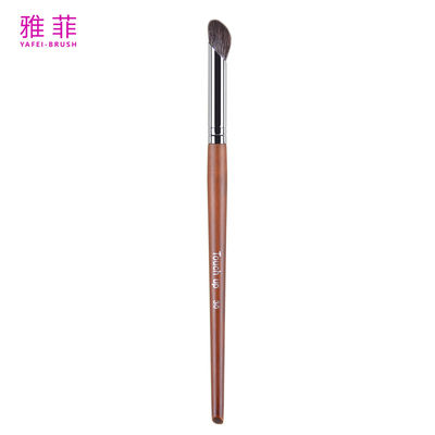 TOUCH UP 30 pinceau d'ombre de nez Logo personnalisé Cheveux d'animal Ferrule de cuivre poignée en bois Fabrique OEM ODM de qualité supérieure