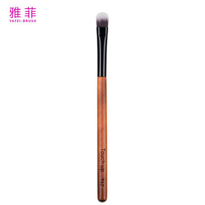 T17 Personnalisation Étiquette privée Sous les taches oculaires Disguiseur oculaire ovale Disguiseur de cheveux végétalien Brossage de maquillage synthétique