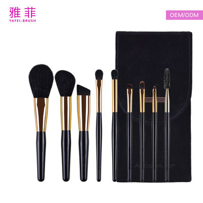Brosses de maquillage professionnelles en poil de chèvre de 4 cm conçues pour offrir un toucher doux et un contrôle précis pendant l'application du maquillage